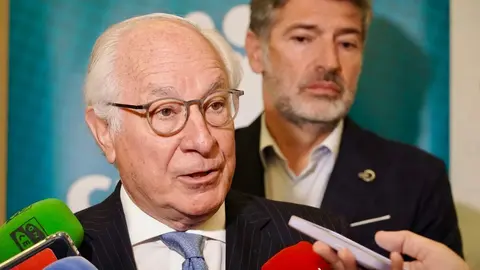 El presidente del Círculo de Empresarios, Juan María Nin, participa en un Encuentro Empresarial organizado por el Círculo Empresarial Leonés. Foto: Campillo.