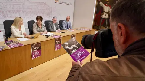 La concejala de Acción y Promoción Cultural, Elena Aguado, presenta el XIV Festival Internacional de Música de Cámara Fundación Monteleón. Estará acompañada del vicepresidente de la Fundación MonteLeón, Ángel Valencia, y de la directora artística del Festival, Carmen Mayo. Foto: Campillo.