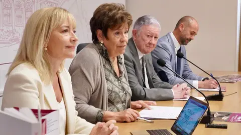 La concejala de Acción y Promoción Cultural, Elena Aguado, presenta el XIV Festival Internacional de Música de Cámara Fundación Monteleón. Estará acompañada del vicepresidente de la Fundación MonteLeón, Ángel Valencia, y de la directora artística del Festival, Carmen Mayo. Foto: Campillo.
