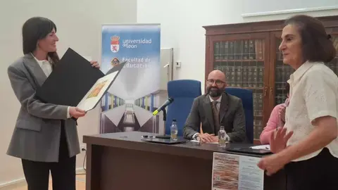 El subdelegado del Gobierno en León, Héctor Alaiz Moretón, inauguró este martes la segunda jornada del VII Ciclo de Jornadas de Género, Diversidad Sexual y Derechos, organizada por la Universidad de León en colaboración con la Subdelegación del Gobierno.