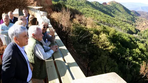 El consejero de Cultura, Turismo y Deporte, Gonzalo Santonja, visita las actuaciones de restauración del Mirador de Orellán, acceso y entorno, en el Espacio Cultural Las Médulas.