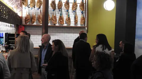'Dehesa A Cuchillo', el nuevo local gourmet de Agustín Risueño, abre sus puertas en Sierra Pambley. Foto: M.A. García