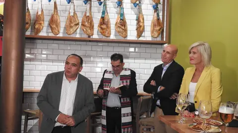 'Dehesa A Cuchillo', el nuevo local gourmet de Agustín Risueño, abre sus puertas en Sierra Pambley. Foto: M.A. García