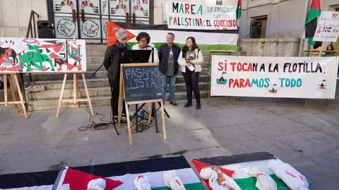 Huelga de estudiantes en León para reclamar el fin del genocidio de Gaza. En la imagen, acto de protesta con lectura de los nombres de niños palestinos muertos en Gaza. Fotos: Campillo