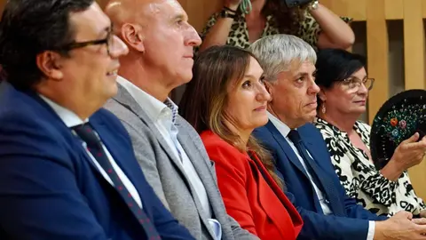 La consejera ejecutiva de la Cultural y Deportiva Leonesa, Natichu Alvarado, recogió este jueves el III Premio Mujer Leonesa 2025 que concede Onda Cero León. Foto: Campillo