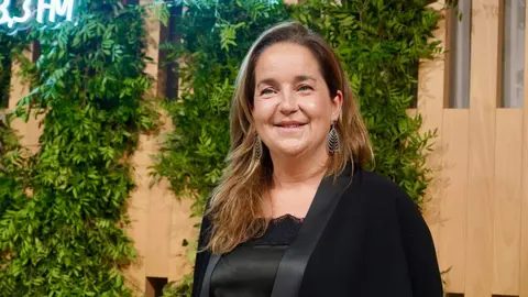 La consejera ejecutiva de la Cultural y Deportiva Leonesa, Natichu Alvarado, recogió este jueves el III Premio Mujer Leonesa 2025 que concede Onda Cero León. Foto: Campillo