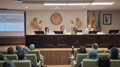 Las herederas de Francisco Roa Rico confían en la Universidad de León la conservación y difusión de un legado bibliográfico de 4.000 ejemplares. Foto: ULE.