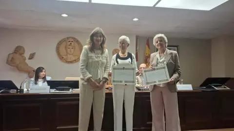 Las herederas de Francisco Roa Rico confían en la Universidad de León la conservación y difusión de un legado bibliográfico de 4.000 ejemplares. Foto: ULE.