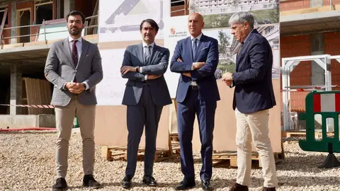 El Ayuntamiento facilita terrenos valorados en 1,5 millones de euros en La Palomera, El Ejido y San Pedro Norte para favorecer el asentamiento de población juvenil. Fotos: Campillo