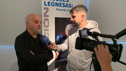 Inauguración de la exposición 'Mujeres leonesas' de Mauricio Peña. Foto: A.F.R.