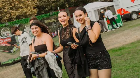 El Campo del Hípico se transforma en el epicentro de la música urbana con la última edición del Monoloco Fest, donde miles de almas vibran al unísono al ritmo de los hits del momento y disfrutan de la energía única de artistas de renombre. Foto: Monoloco.