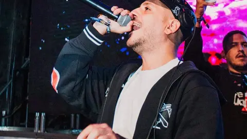El Campo del Hípico se transforma en el epicentro de la música urbana con la última edición del Monoloco Fest, donde miles de almas vibran al unísono al ritmo de los hits del momento y disfrutan de la energía única de artistas de renombre. Foto: Monoloco.
