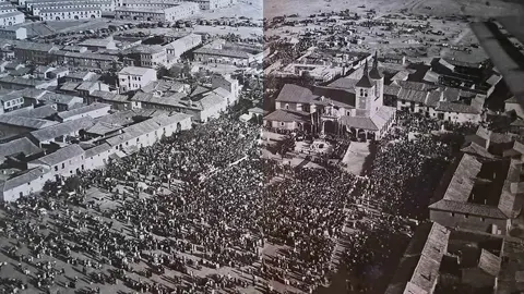 Miles de romeros mantienen viva una tradición medieval que une historia, devoción y cultura popular en el corazón leonés. Fotografías históricas del libro 'La Virgen del Camino, el pueblo' y recopilación de Facebook