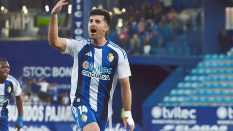 Intenso duelo en El Toralín con una Ponferradina necesitada de puntos ante un Castilla joven, pero muy atrevido.