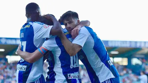 Intenso duelo en El Toralín con una Ponferradina necesitada de puntos ante un Castilla joven, pero muy atrevido.