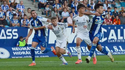 Intenso duelo en El Toralín con una Ponferradina necesitada de puntos ante un Castilla joven, pero muy atrevido.