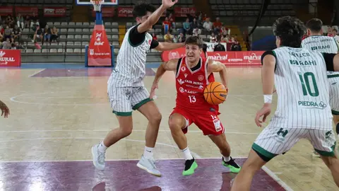 La Cultural Leonesa se desinfla en la prórroga y cede ante el Coto Córdoba. Cuarenta minutos excelentes de los de Luis Castillo se esfumaron en la prórroga. Fotos: Isaac Llamazares