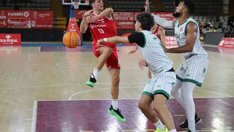 La Cultural Leonesa se desinfla en la prórroga y cede ante el Coto Córdoba. Cuarenta minutos excelentes de los de Luis Castillo se esfumaron en la prórroga. Fotos: Isaac Llamazares