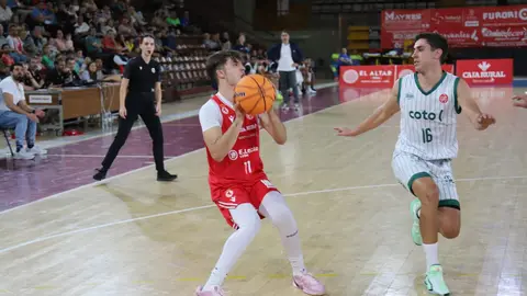 La Cultural Leonesa se desinfla en la prórroga y cede ante el Coto Córdoba. Cuarenta minutos excelentes de los de Luis Castillo se esfumaron en la prórroga. Fotos: Isaac Llamazares