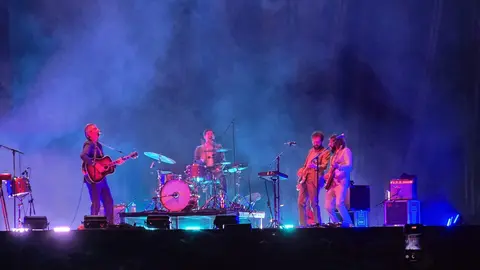 Xoel López llena la Plaza Mayor y pone el broche de oro a un San Froilán de récord en León. El artista coruñés despidió las fiestas con un concierto vibrante y multitudinario en el corazón de la ciudad, donde cientos de personas corearon sus canciones en una noche mágica. Fotos: Carlos Calvo
