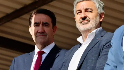 El general de división, representante institucional del Ejercito de Tierra en Castilla y León y jefe de la División San Marcial, Mariano Arrazola Martínez, preside el acto de celebración de la festividad de Nuestra Señora del Rosario, patrona de la Unidad Militar de Emergencias. Foto: Campillo.