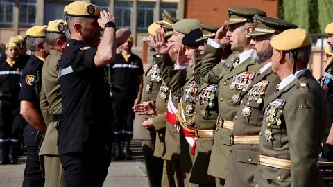 El general de división, representante institucional del Ejercito de Tierra en Castilla y León y jefe de la División San Marcial, Mariano Arrazola Martínez, preside el acto de celebración de la festividad de Nuestra Señora del Rosario, patrona de la Unidad Militar de Emergencias. Foto: Campillo.