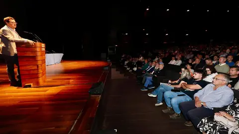 La Asociación Cultural de Estudios Leoneses y Unidad Leonesa celebra el acto ‘León nos necesita’, con la participación, entre otros, del ex presidente de Cantabria, Miguel Ángel Revilla, el alcalde de León, José Antonio Diez, o el empresario berciano José Luis Prada. Foto: Campillo