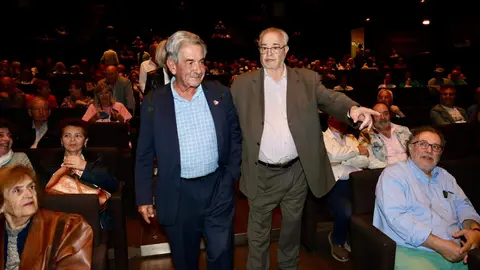 La Asociación Cultural de Estudios Leoneses y Unidad Leonesa celebra el acto ‘León nos necesita’, con la participación, entre otros, del ex presidente de Cantabria, Miguel Ángel Revilla, el alcalde de León, José Antonio Diez, o el empresario berciano José Luis Prada. Foto: Campillo
