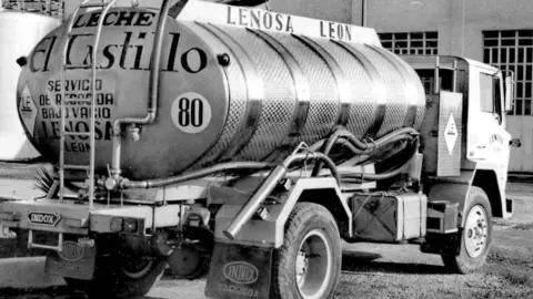 De la leche condensada El Castillo al gigante Lactiber: medio siglo de historia láctea en León.