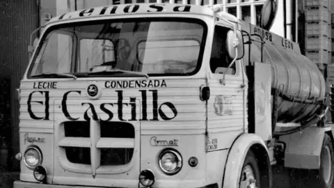 De la leche condensada El Castillo al gigante Lactiber: medio siglo de historia láctea en León.