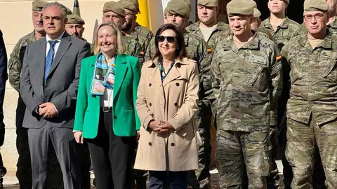 La ministra de Defensa, Margarita Robles, visita el Regimiento de Artillería Lanzacohetes de Campaña (Ralca 63) del Ejército de Tierra, con sede en el Acuartelamiento Santocildes de Astorga.