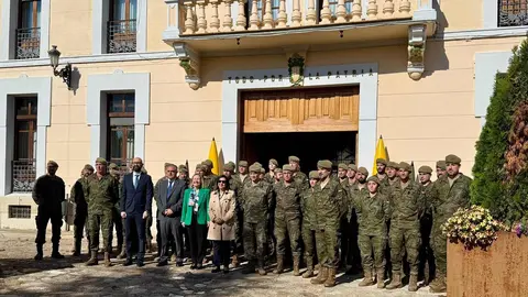 La ministra de Defensa, Margarita Robles, visita el Regimiento de Artillería Lanzacohetes de Campaña (Ralca 63) del Ejército de Tierra, con sede en el Acuartelamiento Santocildes de Astorga.