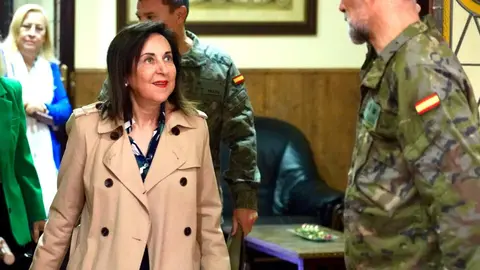 La ministra de Defensa, Margarita Robles, visita el Regimiento de Artillería Lanzacohetes de Campaña (Ralca 63) del Ejército de Tierra, con sede en el Acuartelamiento Santocildes de Astorga. Foto: Campillo