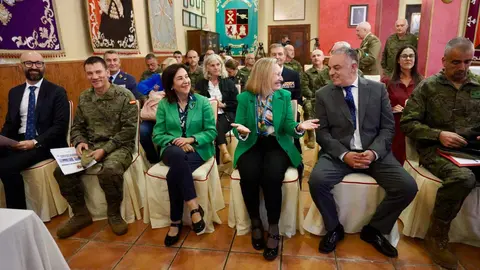 La ministra de Defensa, Margarita Robles, visita el Regimiento de Artillería Lanzacohetes de Campaña (Ralca 63) del Ejército de Tierra, con sede en el Acuartelamiento Santocildes de Astorga. Foto: Campillo