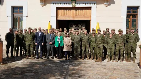 La ministra de Defensa, Margarita Robles, visita el Regimiento de Artillería Lanzacohetes de Campaña (Ralca 63) del Ejército de Tierra, con sede en el Acuartelamiento Santocildes de Astorga. Foto: Campillo