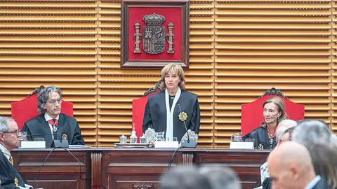 El Palacio de Justicia de Burgos acoge el acto solemne de apertura del año judicial 2025-2026 en Castilla y León, presidido por la presidenta del Tribunal Superior de Justicia de Castilla y León (TSJCyL), Ana del Ser, en el que también participa el fiscal superior de la Comunidad, Santiago Mena. Además, acuden entre otros, el presidente de la Junta, Alfonso Fernández Mañueco; el presidente de las Cortes, Carlos Pollán; o el delegado del Gobierno, Nicanor Sen. Fotos: Ricardo Ordóñez