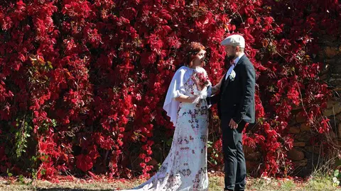 La pequeña localidad de Castro de Cepeda celebra su primera boda en el siglo XXI. Foto: Peio García