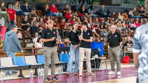 El Mipelletymás B.F. León firma una gran remontada en el Palacio y se impone a un combativo Robles Lleida en un partido intenso. Foto: Raúl Quijada