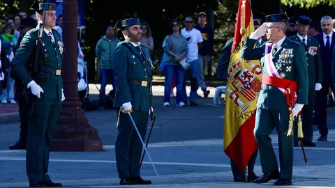 El general de Brigada Jefe de la XII Zona de la Guardia Civil (Castilla y León), José Antonio Fernández de Luz de las Heras y el delegado del Gobierno, Nicanor Sen, presiden el acto institucional de la festividad de la Virgen del Pilar. Foto: Campillo