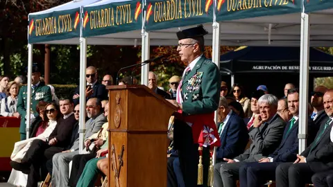 El general de Brigada Jefe de la XII Zona de la Guardia Civil (Castilla y León), José Antonio Fernández de Luz de las Heras y el delegado del Gobierno, Nicanor Sen, presiden el acto institucional de la festividad de la Virgen del Pilar. Foto: Campillo