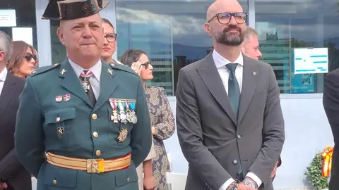 La Guardia Civil de Ponferrada celebra el Día del Pilar con emoción y reconocimiento a su labor. Ocho condecoraciones y un homenaje a los compañeros fallecidos marcaron el acto presidido por el subdelegado del Gobierno en León, Héctor Alaiz Moretón.