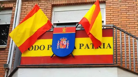 La Guardia Civil de Astorga honra a su patrona con emoción y tradición. El acto incluyó el izado de bandera, homenaje a los caídos y una misa en honor a la Virgen del Pilar; la comarca del Órbigo también celebró la festividad en Veguellina.