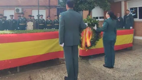 La Guardia Civil de Astorga honra a su patrona con emoción y tradición. El acto incluyó el izado de bandera, homenaje a los caídos y una misa en honor a la Virgen del Pilar; la comarca del Órbigo también celebró la festividad en Veguellina.
