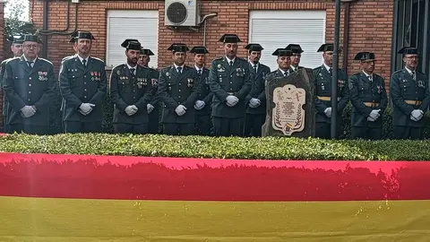 La Guardia Civil de Astorga honra a su patrona con emoción y tradición. El acto incluyó el izado de bandera, homenaje a los caídos y una misa en honor a la Virgen del Pilar; la comarca del Órbigo también celebró la festividad en Veguellina.