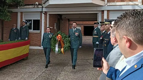 La Guardia Civil de Astorga honra a su patrona con emoción y tradición. El acto incluyó el izado de bandera, homenaje a los caídos y una misa en honor a la Virgen del Pilar; la comarca del Órbigo también celebró la festividad en Veguellina.