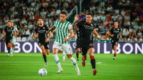 La Cultural pone intensidad ante un Córdoba con la fortuna de cara en el último minuto de la primera mitad.