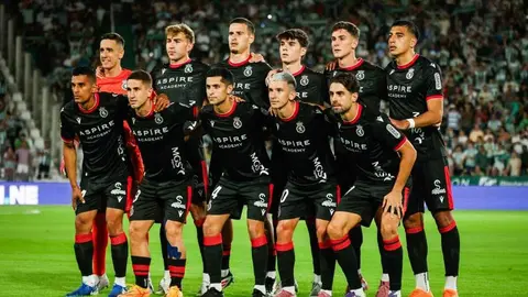 La Cultural pone intensidad ante un Córdoba con la fortuna de cara en el último minuto de la primera mitad.