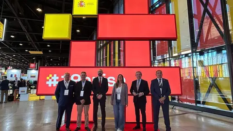 El secretario de Estado de Telecomunicaciones e Infraestructuras Digitales, Antonio Hernando, el director general del Instituto Nacional de Ciberseguridad, Incibe, Félix Barrio, y el alcalde de León, José Antonio Diez, inauguran el Encuentro Internacional de Seguridad de la Información, Enise.