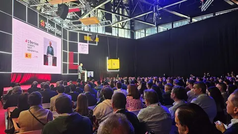 El secretario de Estado de Telecomunicaciones e Infraestructuras Digitales, Antonio Hernando, el director general del Instituto Nacional de Ciberseguridad, Incibe, Félix Barrio, y el alcalde de León, José Antonio Diez, inauguran el Encuentro Internacional de Seguridad de la Información, Enise.