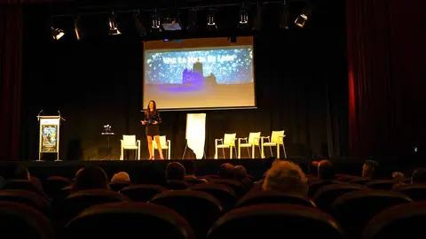 Acto de presentación del Festival Internacional León Vive la Magia 2025.
